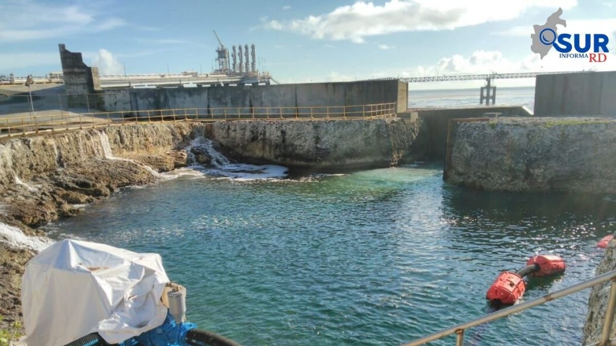 Llega a Azua nueva planta flotante para reforzar el sistema eléctrico nacional (41)