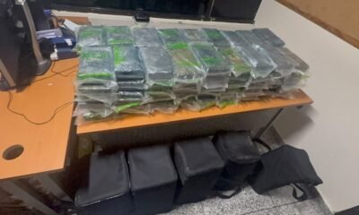 ARRESTAN DOS EMPLEADOS POR DECOMISO DE DROGAS EN EL AILA
