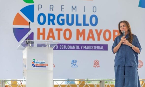 Carolina Mejía presentó en Hato Mayor una agenda enfocada en empleo, producción, turismo y desarrollo económico durante una jornada de encuentros con estudiantes, empresarios y dirigentes.