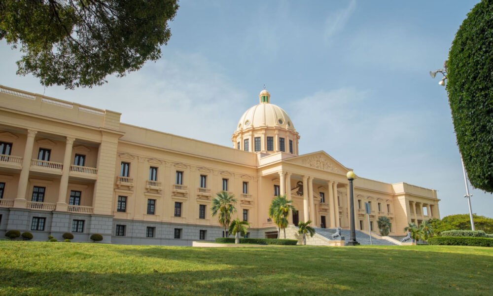 Presidencia de la Republica, Luis Abinader Emite decreto.