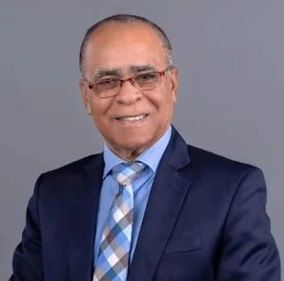 Ramón López Ynoa gana la Subdirección Académica