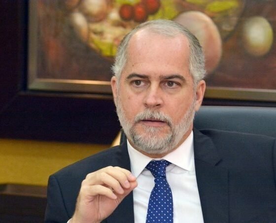 Alejandro Fernández renuncia a la Superintendencia de Bancos