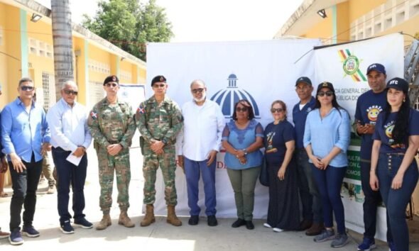 gobernadora-oneida-feliz-jornada-social-barahona