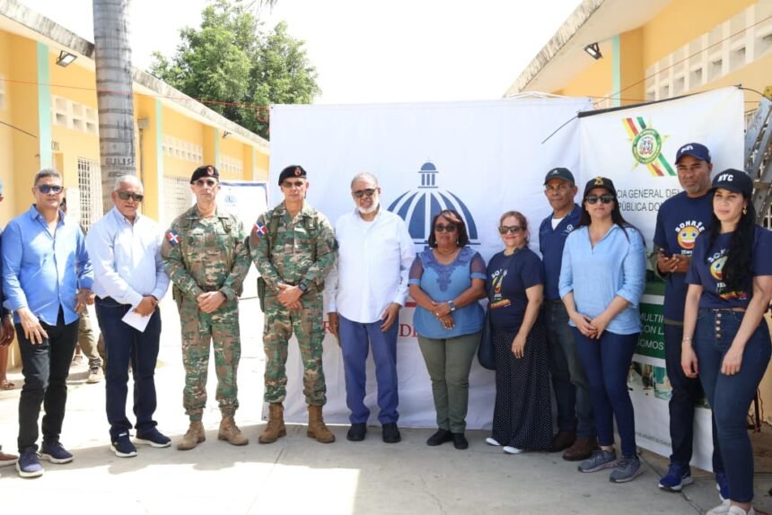 gobernadora-oneida-feliz-jornada-social-barahona