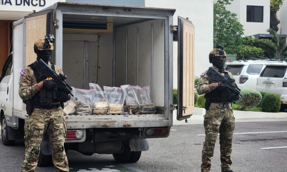 DNCD ocupa 321 paquetes de presunta cocaína ocultos en contenedor en Caucedo, Boca Chica