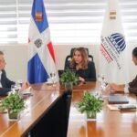 Durante la reunión, Mayra Jimenez, destacó la importancia de continuar fortaleciendo las políticas de protección social y ampliar la política de cuidados. Asimismo, abordó el proceso de discusión de la ley de cuidados y planteó la