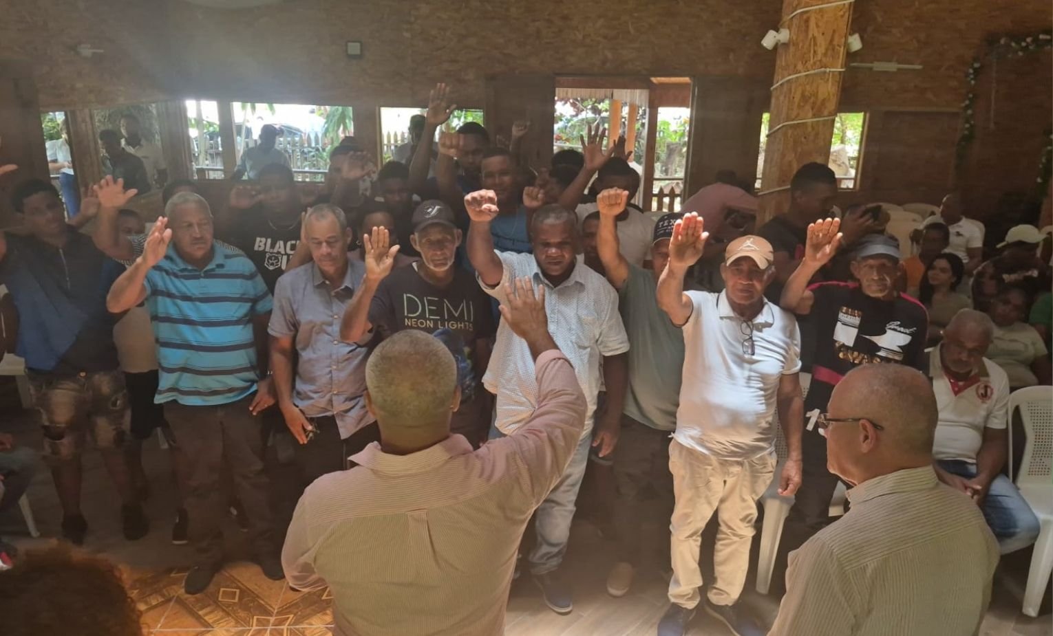Fuerza del pueblo juramenta 39 nuevos miembros en paraiso