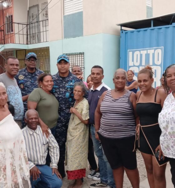 Policía Nacional fortalece la proximidad comunitaria en Villa Solidaridad, Barahona, escucha necesidades y anuncia apoyo al deporte juvenil.