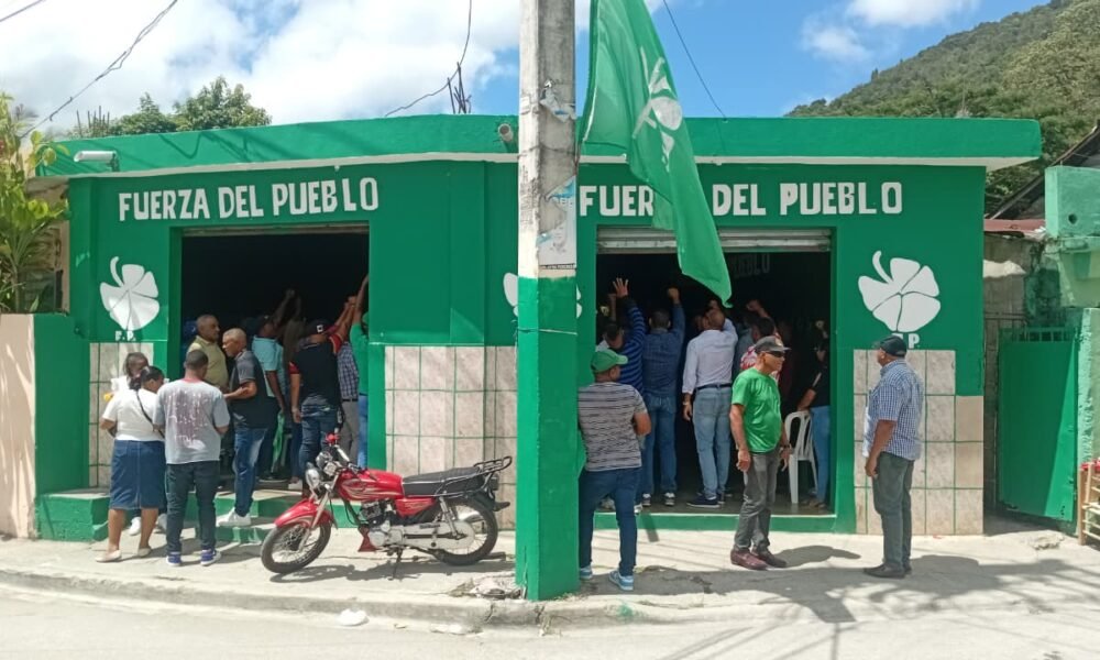 Fuerza del Pueblo juramenta nuevos miembros y apertura local en Polo