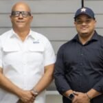 Noel Octavio Suberví Nin aporta recursos para reparar autobús escolar