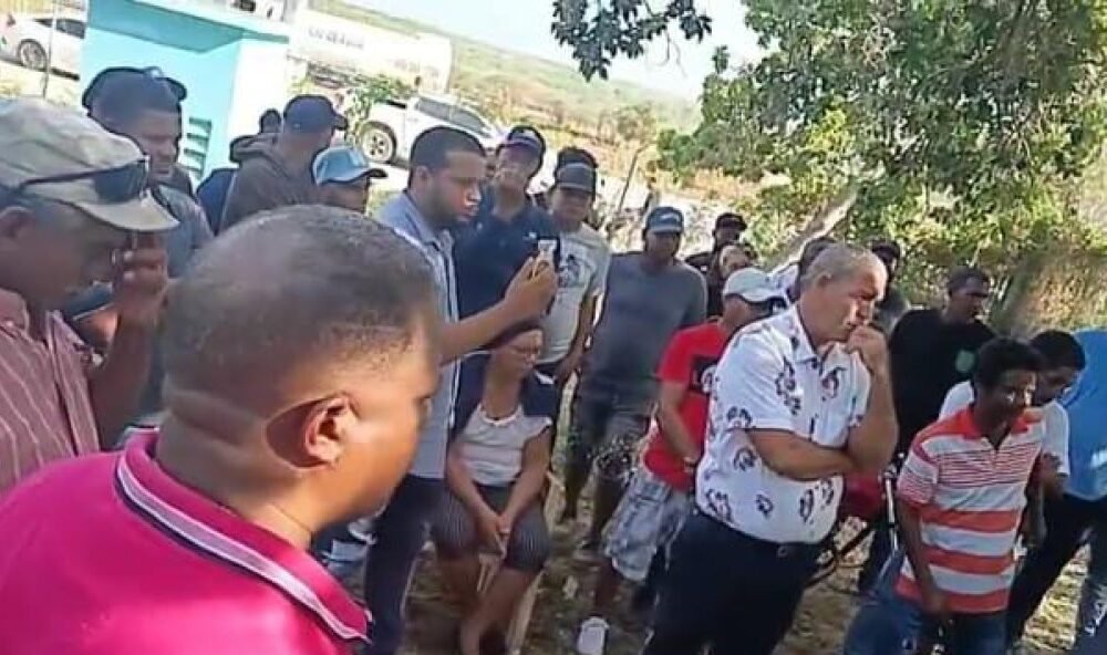 Juancho y Oviedo exigen agua potable en medio del auge turístico de Pedernales
