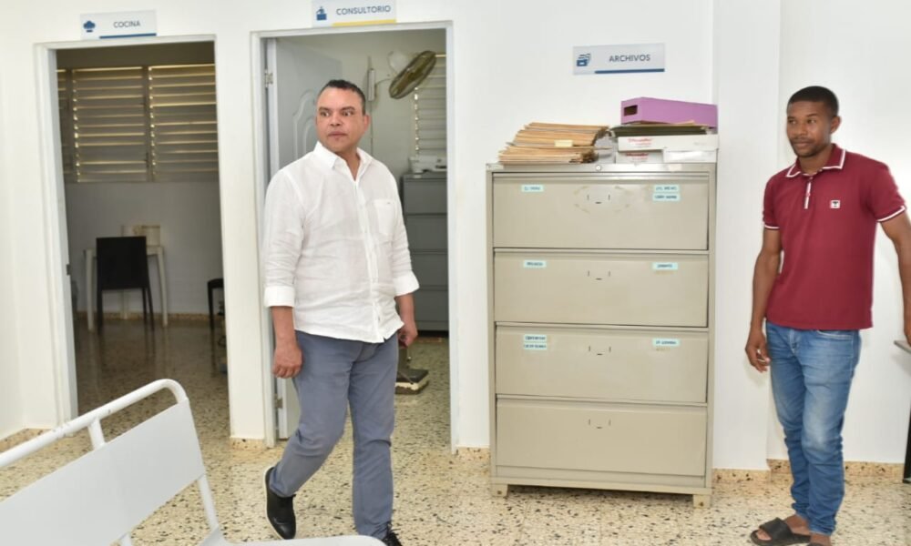 Director del SNS realiza recorrido de supervisión por varios hospitales y centros de la Red Pública