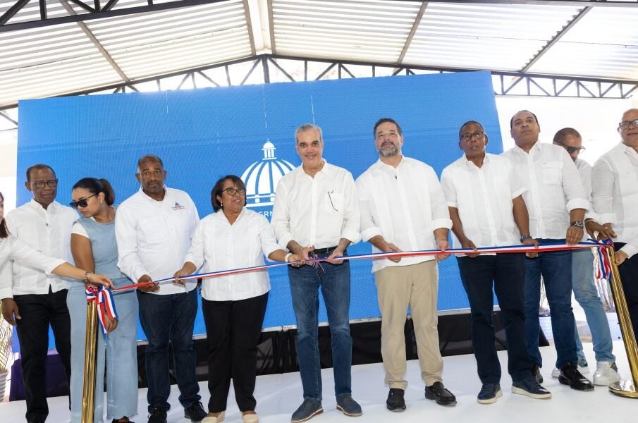 Medio Ambiente inauguró la renovada oficina provincial de Barahona, equipada para mejorar las condiciones de trabajo y atención ciudadana.