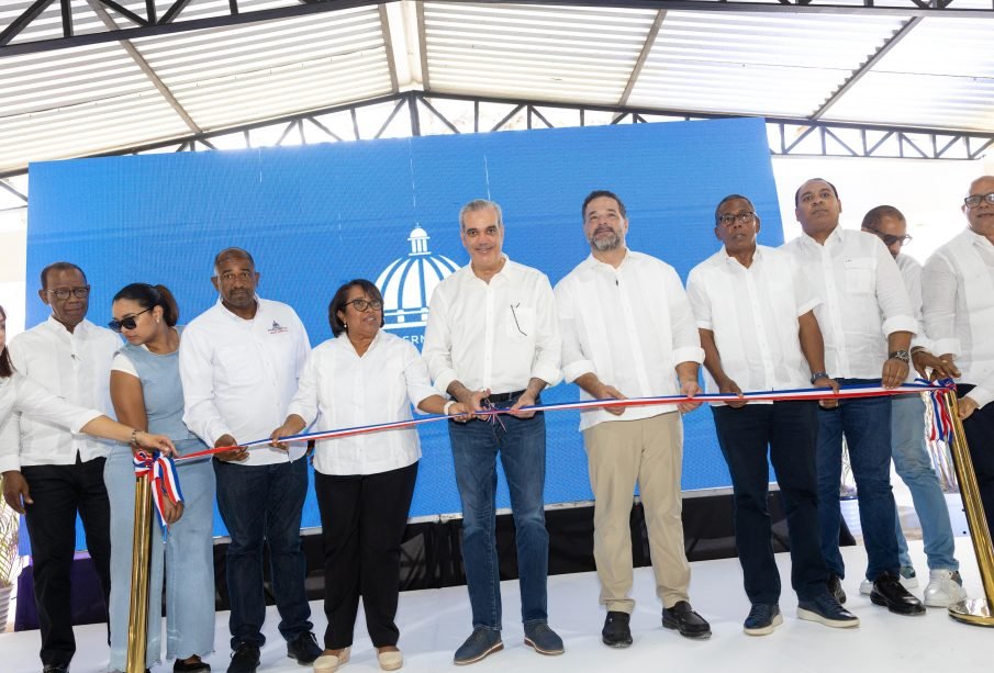 Medio Ambiente inauguró la renovada oficina provincial de Barahona, equipada para mejorar las condiciones de trabajo y atención ciudadana.