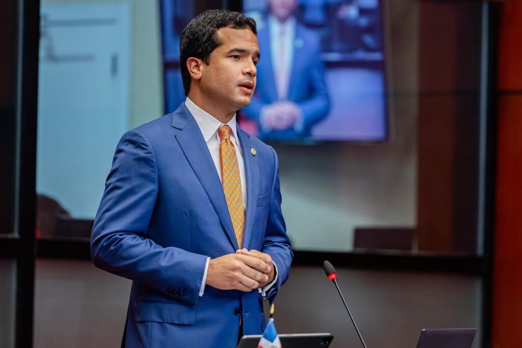 Omar responde a De Camps sobre estudiantes extranjeros en escuelas