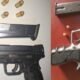Policía Nacional apresa varias personas y ocupa dos armas de fuego ilegales durante operativos realizados en Barahona y Enriquillo.