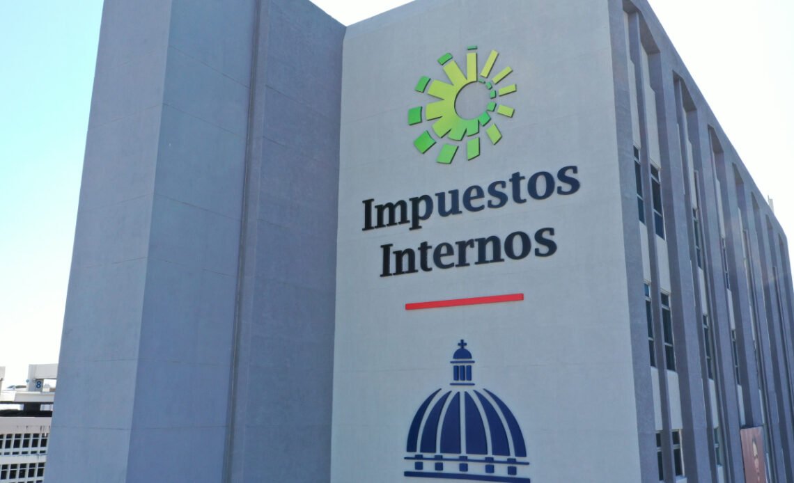 Más de 700 vehículos exonerados a iglesias y RD$416 millones en sacrificio fiscal