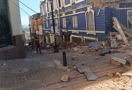 Sismo de magnitud 7,4 sacude gran parte de Colombia este lunes