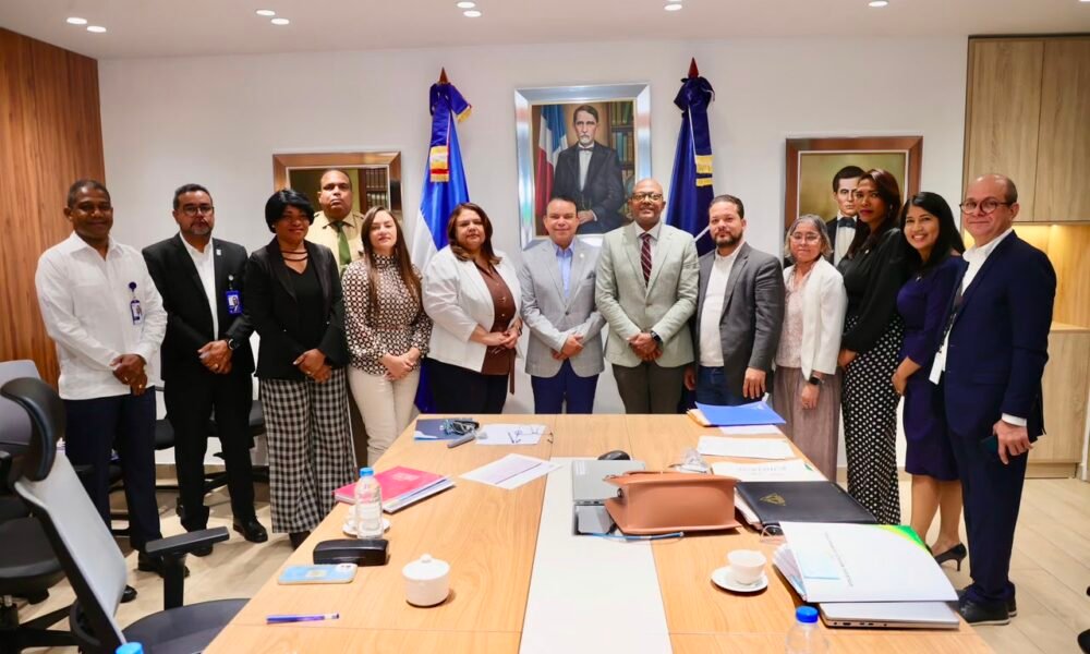 Titular del SNS es reconocido por el CMD como Hijo Meritorio de Sánchez Ramírez