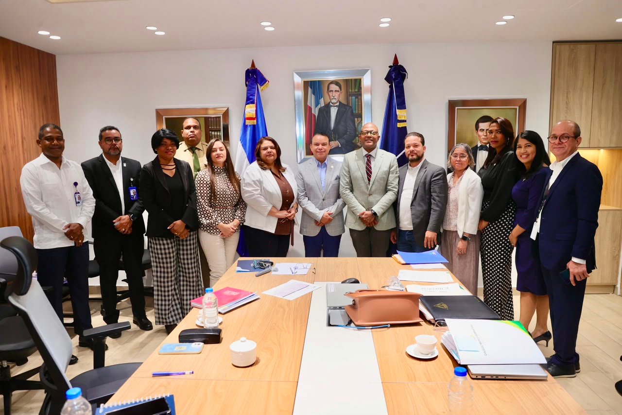 Titular del SNS es reconocido por el CMD como Hijo Meritorio de Sánchez Ramírez