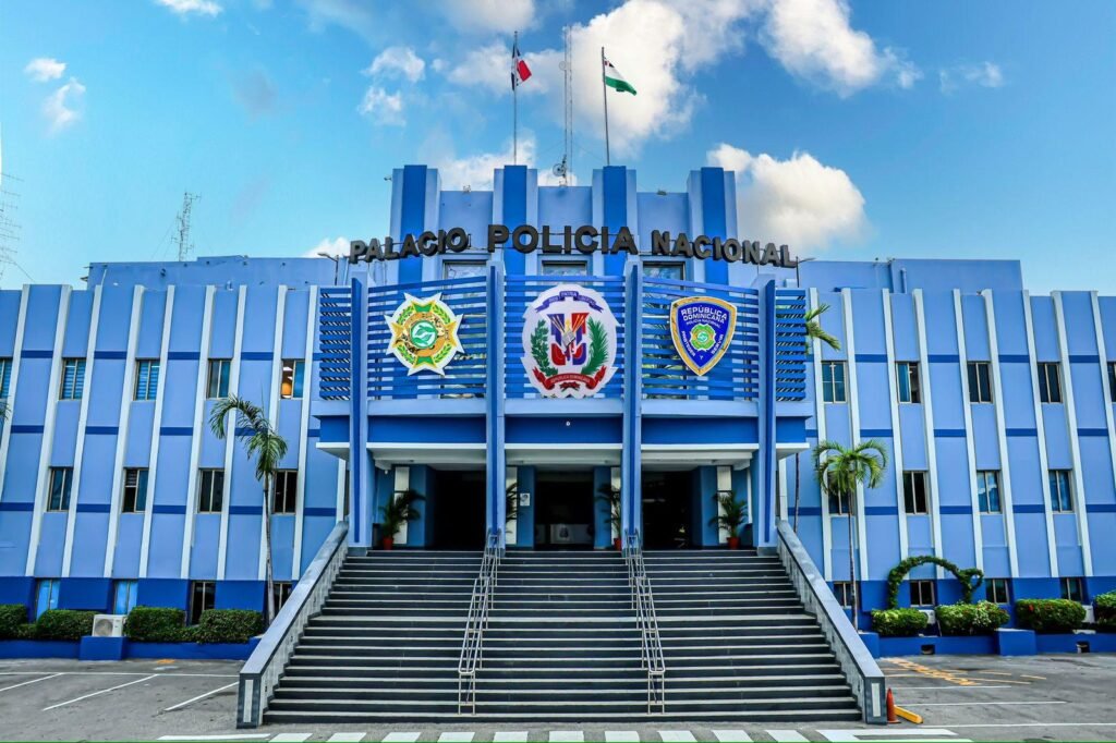 La Policía Nacional dispuso nuevos cambios y designaciones en direcciones centrales, regionales y áreas especializadas para fortalecer su operatividad.