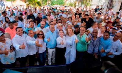 Carolina Mejía recibió en Moca el respaldo del ingeniero Rafael Santos y del movimiento Mi Familia por el Cambio, junto a dirigentes de todo el país.