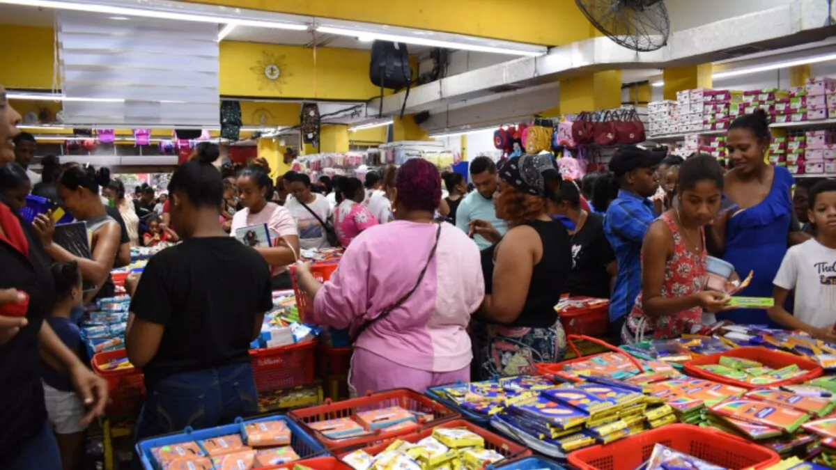 padres-aceleran-compras-escolares-ante-el-inicio-de-clases