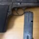 La Policía Nacional recuperó una pistola 9 milímetros sustraída de un establecimiento comercial en Vicente Noble y apresó a un joven de 19 años.