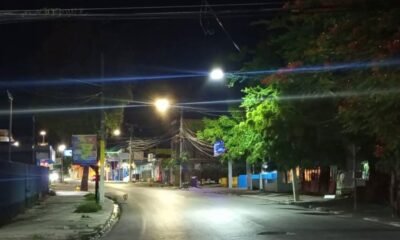 Alcaldía de Barahona instala lámparas en diferentes calles del municipio