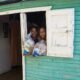 DASAC lleva alimentos y repara techos tras ventarrón en San Juan