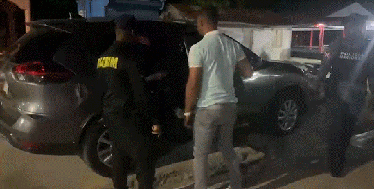 Detienen a tres haitianos sin documentos en yipeta en Independencia