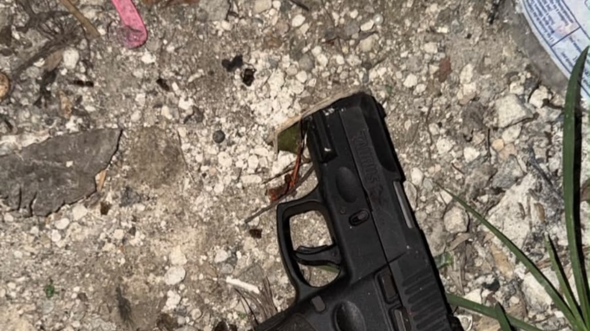 Dos hombres murieron tras resultar heridos durante un supuesto enfrentamiento a tiros con agentes del Dicrim en Santo Domingo Este.