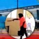 Hombre es captado con machete dentro de hospital en Barahona