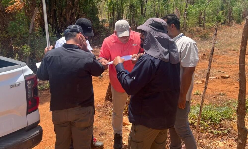 ONAPREP, MIVED y contratistas evaluaron terrenos en Pedernales para determinar el espacio más viable para construir el nuevo CCR de la provincia.