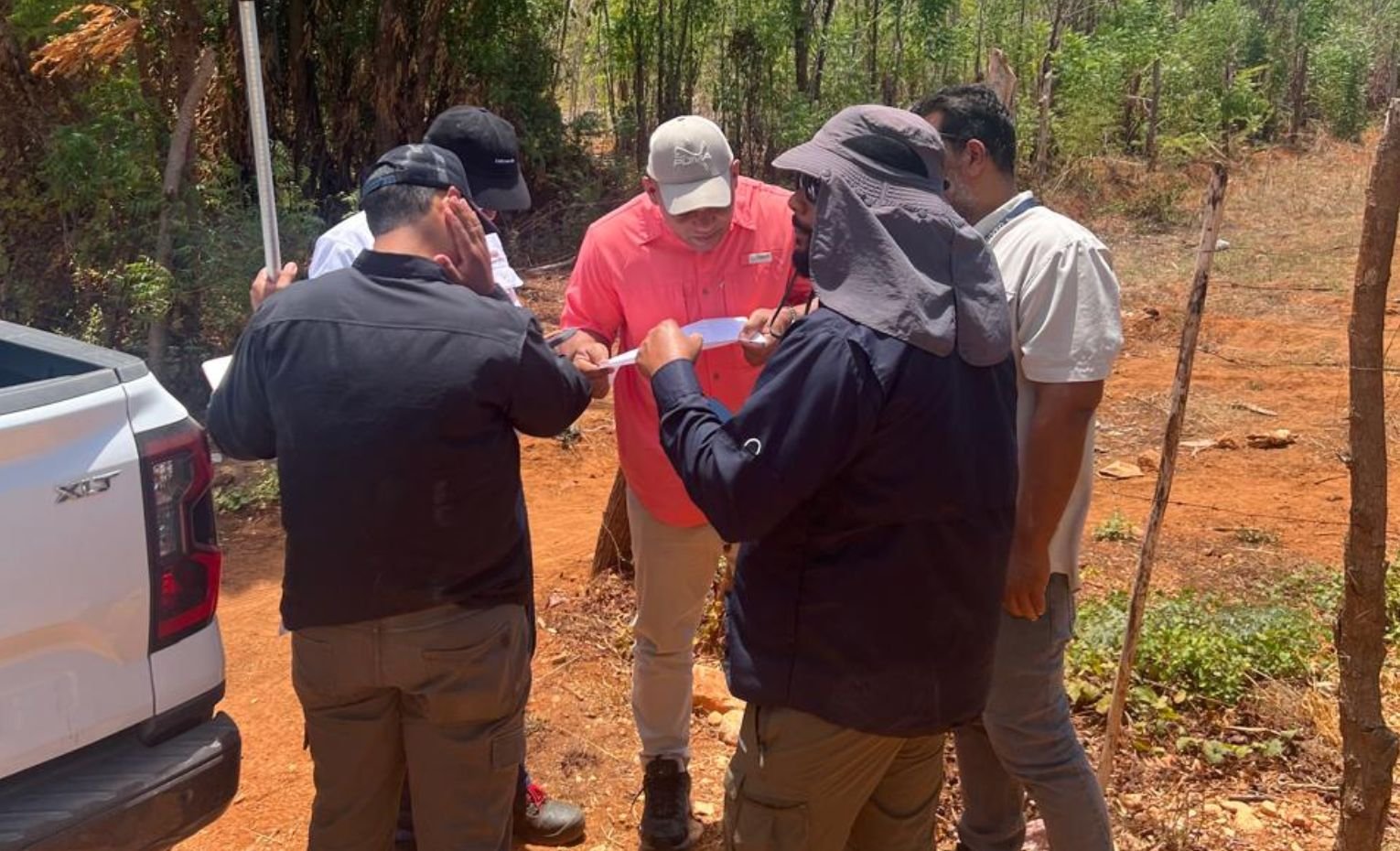 ONAPREP, MIVED y contratistas evaluaron terrenos en Pedernales para determinar el espacio más viable para construir el nuevo CCR de la provincia.