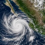 Huracán Marie se fortalece a categoría 1 frente a Baja California