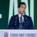 Si hay “dinosaurios” que deben salir de la Fuerza del Pueblo: dice Omar Fernández