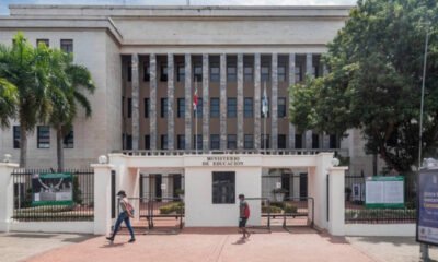 Organizaciones del sector educativo convocan una movilización frente a Educación para reclamar aulas, pagos pendientes y aumentos salariales.