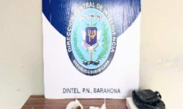 Policía apresa a un hombre y ocupa drogas en allanamiento en Barahona