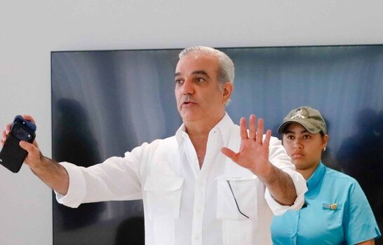 Abinader advierte que quienes cometan actos de corrupción irán a la cárcel y respalda las investigaciones del caso Senasa 2.0.