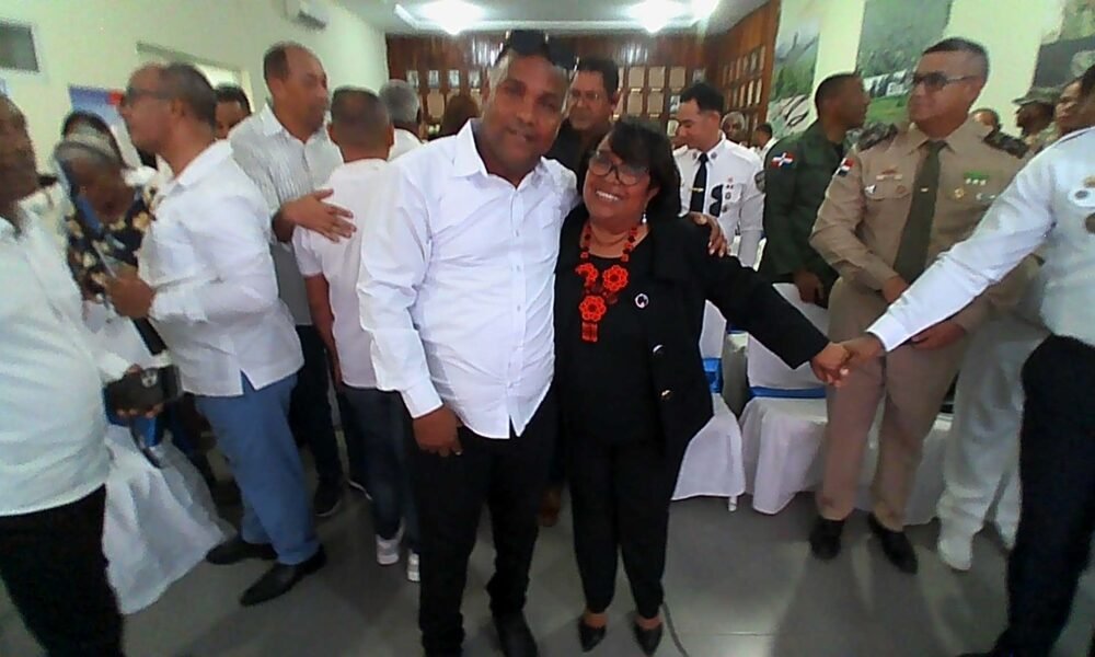 Luis Amaury Féliz y gobernadora Oneyda Féliz coordinan acciones para atender necesidades de Villa Central