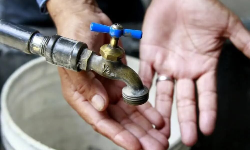 Residentes en inmediaciones de la Villa Olímpica de Barahona denuncian falta de agua