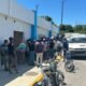 El hecho ocurrió en los callejones del sector Palmarito; familiares señalan a un oficial de la Policía Nacional