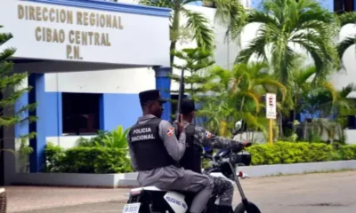 delincuentes-desarman-dos-policias-atraco-santiago