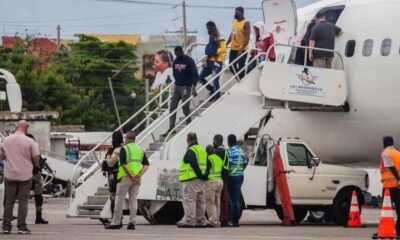 Los Haitianos deportados de EE. UU. aterrizan en Cabo Haitiano; aviones evitan Puerto Príncipe