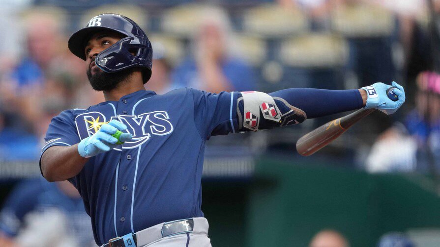 Junior Caminero asume el liderato de jonrones de la Liga Americana con 39, Peralta gana