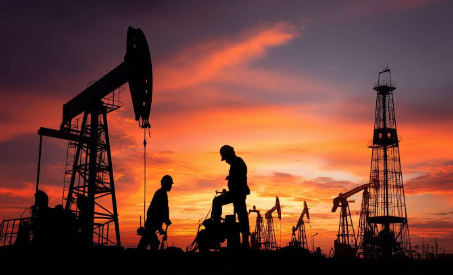 Precios de petróleo caen ante tensiones en Medio Oriente; crudo de Texas se cotiza a 89.58 dólares y el Brent a 97.44 dólares el barril