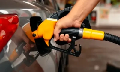 Gobierno congela precios de combustibles del 3 al 9 de octubre