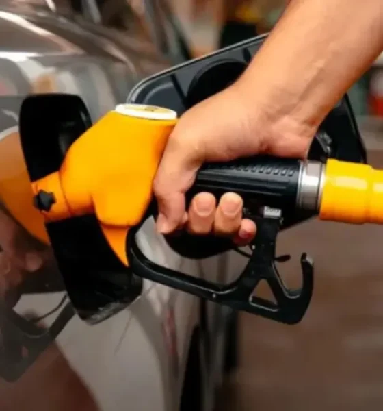 Gobierno congela precios de combustibles del 3 al 9 de octubre
