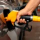 Gobierno congela precios de combustibles del 3 al 9 de octubre
